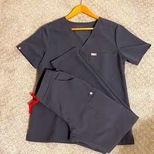 Figs scrubs set M top / S bottom